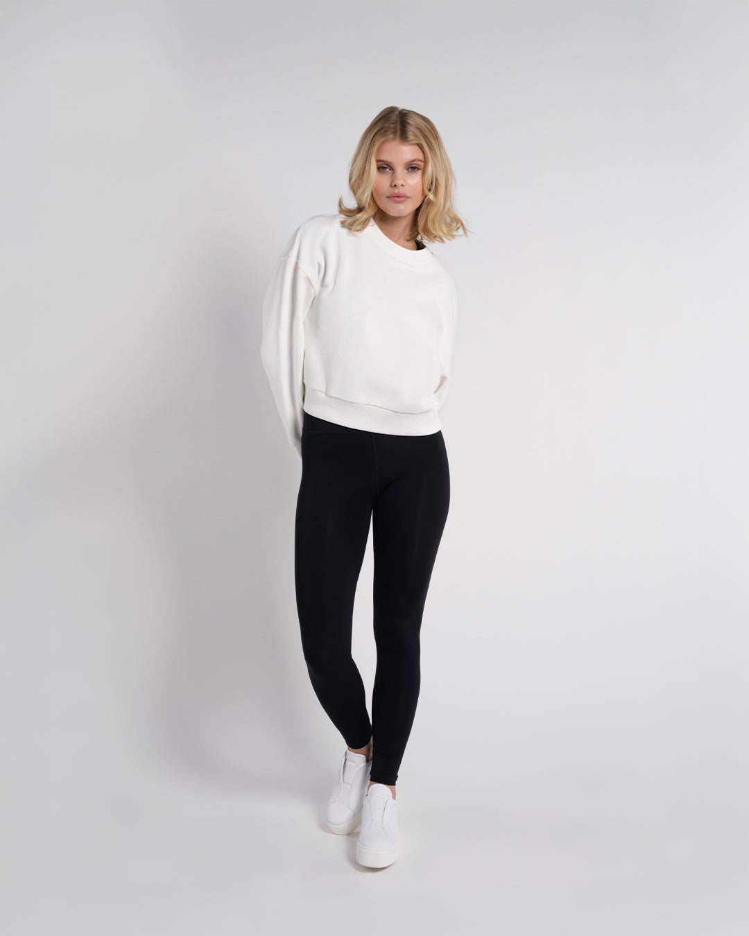 RELAX CREWNECK MILK