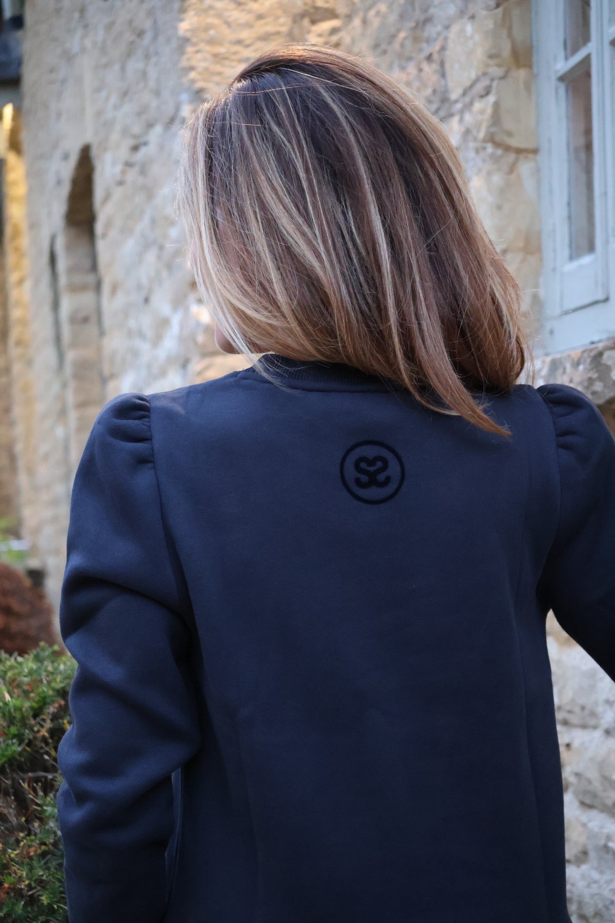 MONOGRAM PUFF SLEEVE CREW NECK NAVY